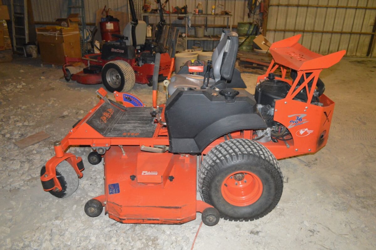 Bad Boy Outlaw ZTR Mower 72