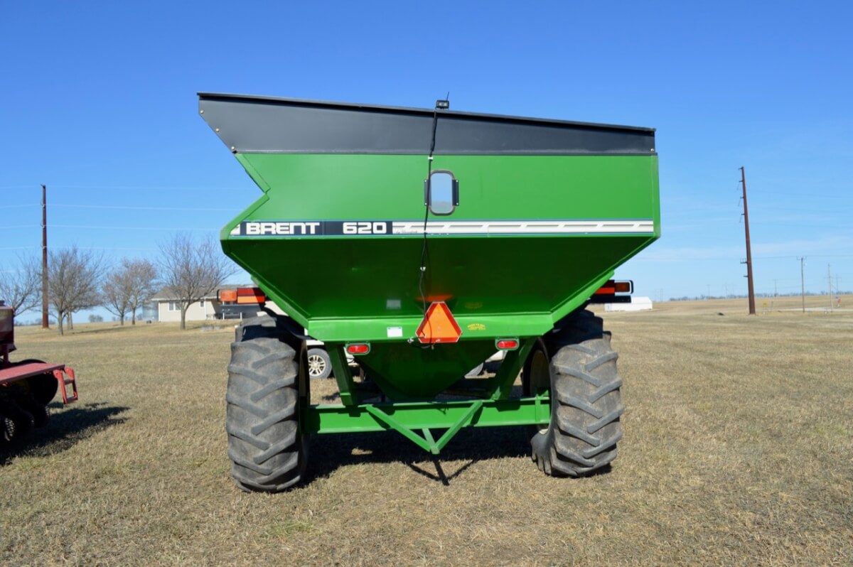 Farm Machinery Auction Near Benton Sundgren Realty Inc